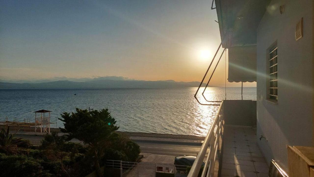 דירות Loutraki Bay מראה חיצוני תמונה